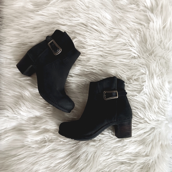 Dansko Slate Black Nubuck Leather Hartley Buckle Ankle Boots Size 36 | 5.5 - 6 - Picture 4 of 10